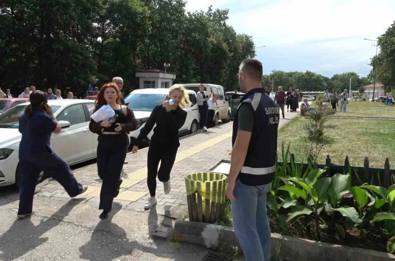 YKS’de son dakika yarışı: Kimi saniyelerle yetişti, kimi kapıda kaldı