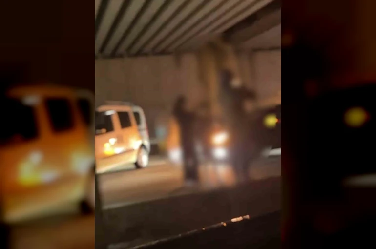 Yol kapatarak eğlenen 4 sürücüye cezai işlem