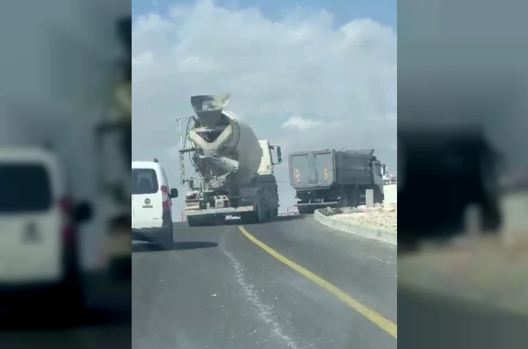 Yola beton dökerek ilerledi