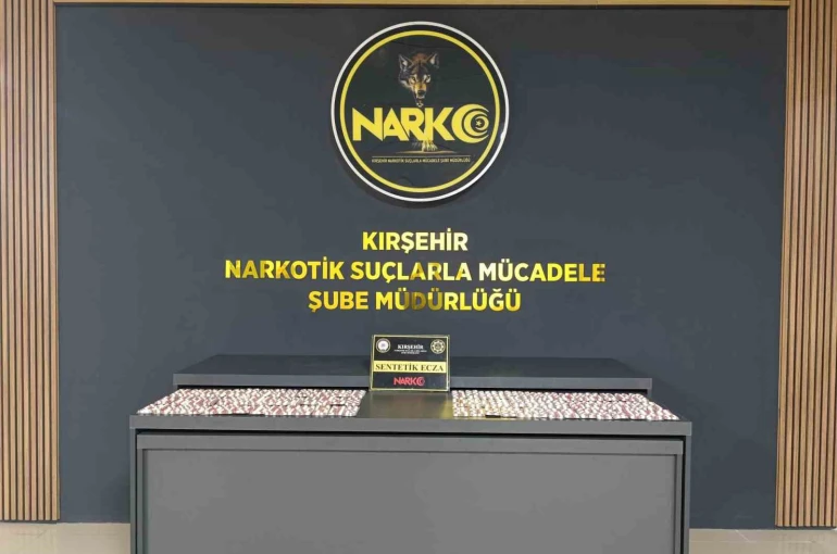Yolcu otobüsünde uyuşturucu operasyonu: 2 tutuklama