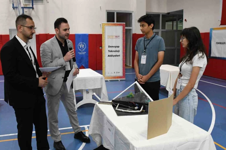 Yozgat’ta Deneyap atölyelerinde gençler projelerini tanıttı