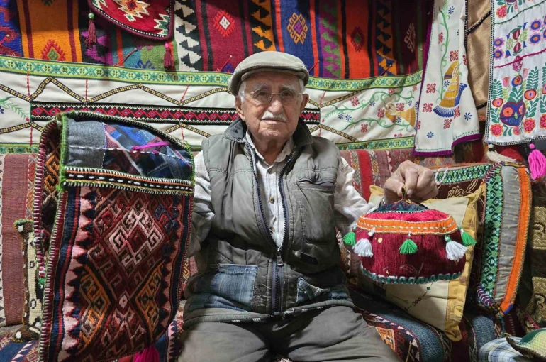 Yozgat’ta el becerisi ve antika eşyaları hatıralarla süsleyip evinde ziyaretçilerini ağırlıyor