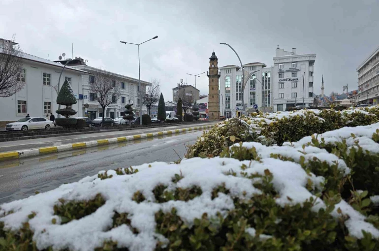 Yozgat’ta Nisan ayında kar sürprizi