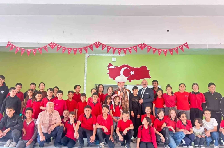 Yozgat’ta öğrenciler Nasreddin Hoca ile buluştu