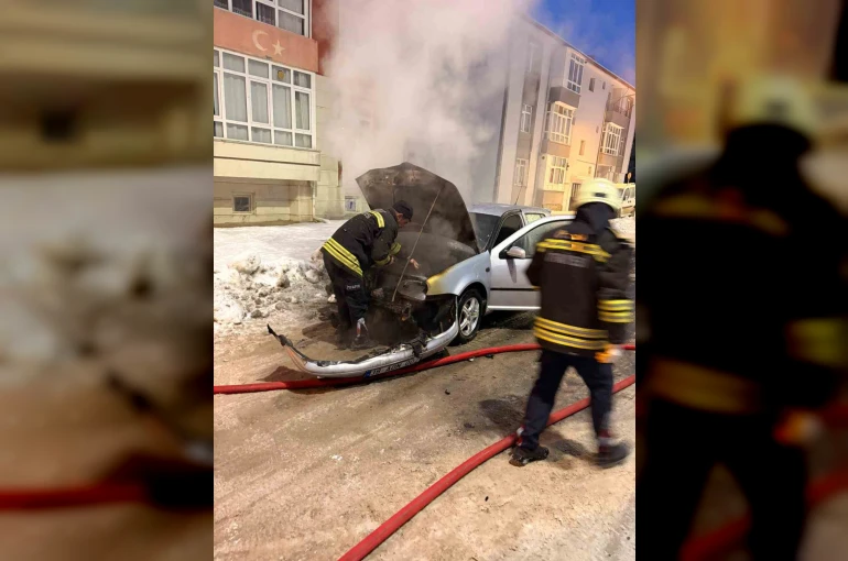 Yozgat’ta otomobil alev alev yandı