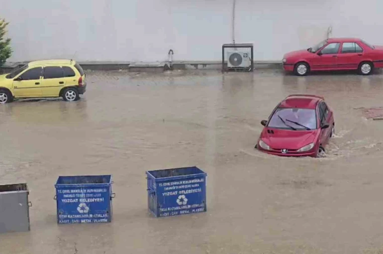 Yozgat’ta sağanak hayatı olumsuz etkiledi