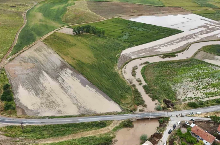 Yozgat’ta şiddetli yağış tarım arazilerini vurdu
