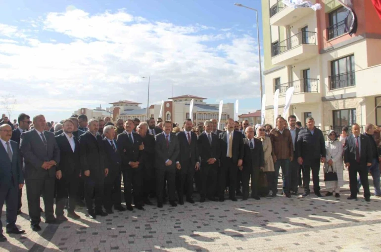 Yozgat’ta TOKİ konutları hak sahiplerine teslim edildi