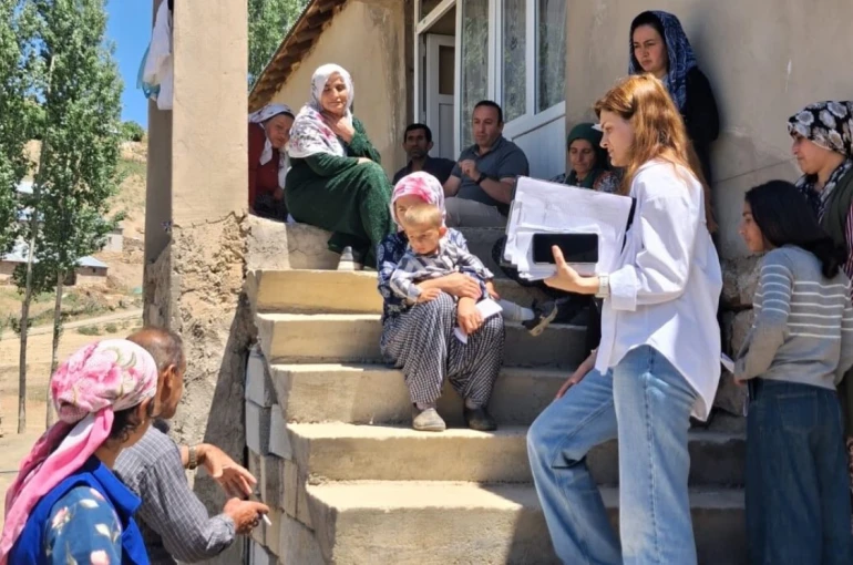 Yüksekova’da çiftçilere yönelik sağlık taraması ve brusella eğitimi verildi