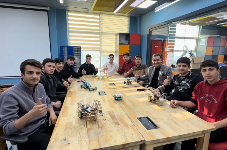 Yüksekova’da ilk robotik takımı ’Bezoar’ İstanbul yolcusu