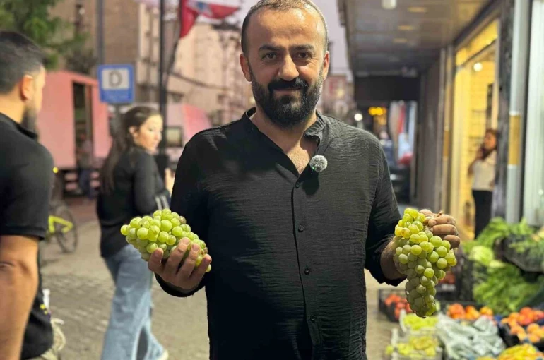 Yüksekova’da Şemdinli üzümü tezgahlarda yerini aldı