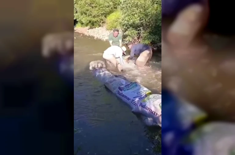Yüksekovalı çiftçilerin kum torbalarıyla su nöbeti