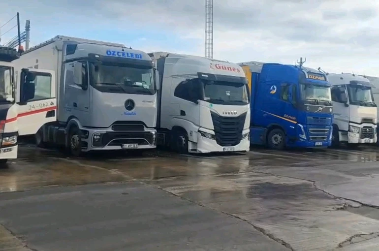 Yunanistan’daki çiftçi grevi sınır kapılarını felç etti: İpsala ve Kipi’de tır geçişleri durdu