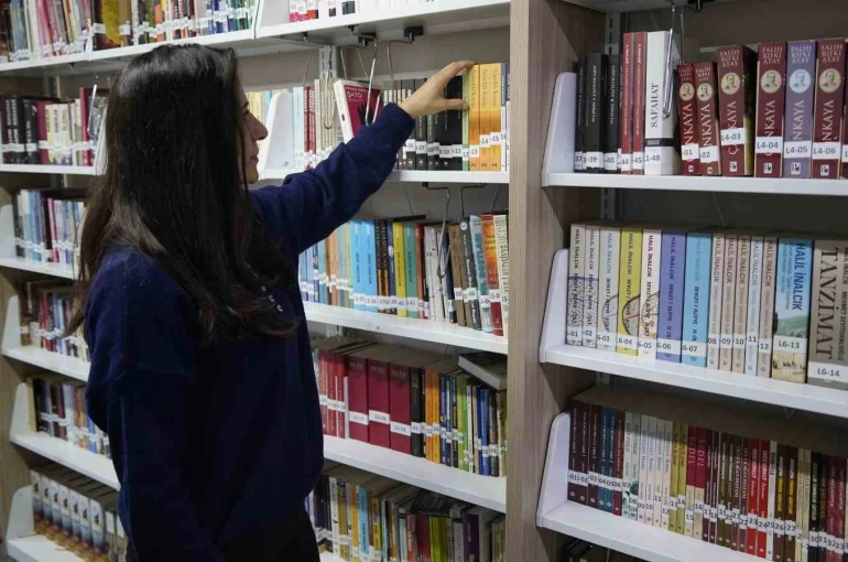 Yunusemre Belediyesinden kitap bağış kampanyası