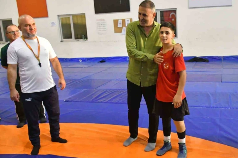 Yunusemreli güreşçi milli takım kampına davet edildi 