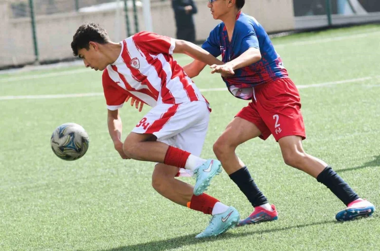Yunusemre’nin U16’ları Türkiye Şampiyonası’na katılmaya hak kazandı
