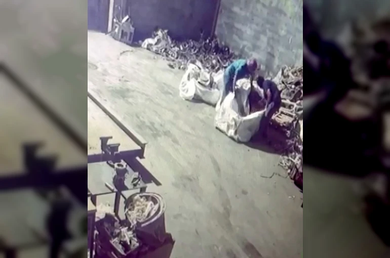 Yüzlerinde maskeyle gelip 250 bin TL’lik bakır çaldılar