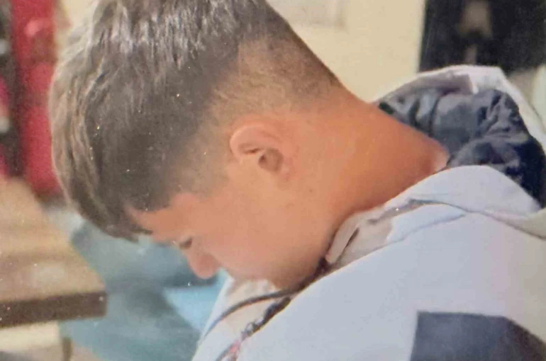 Yüzmek için denize giderken kazada ağır yaralanan motosiklet sürücüsü hayatını kaybetti