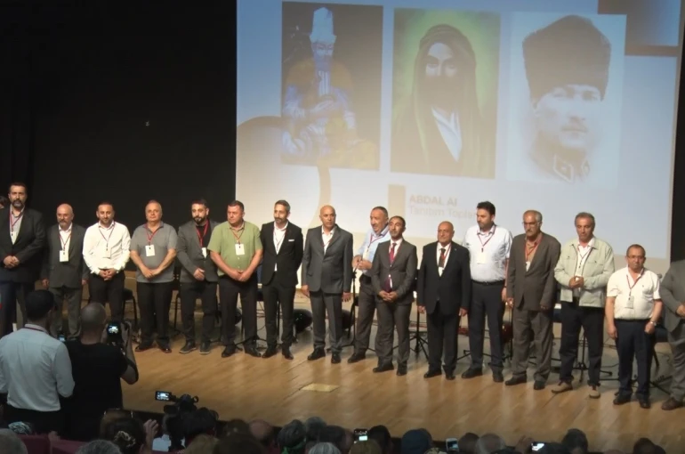 Yüzyıllık kültürel miras dijitale taşınıyor: "Abdal AI Alevilik-Bektaşilik Dijital Ansiklopedisi ve Literatürü" tanıtıldı