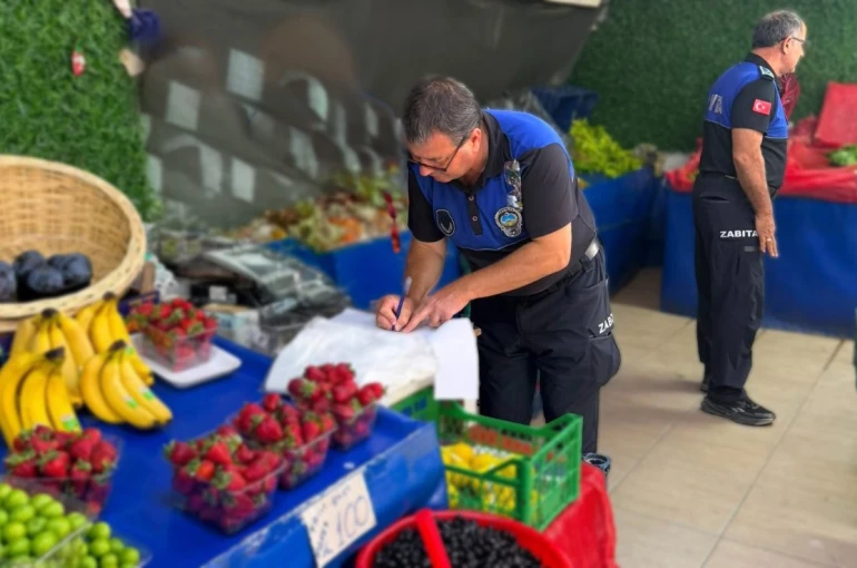 Zabıta ekiplerinden manav denetimi