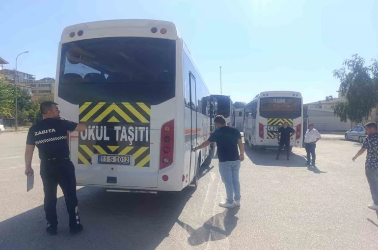 Zabıta Müdürlüğü ekipleri okul servislerini denetledi