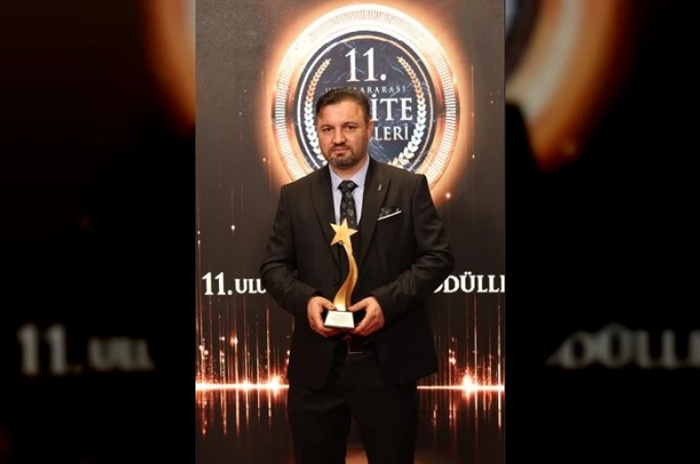 Zahra Elwin’e ’Yılın Başarılı Kadın Giyim Markası’ ödülü