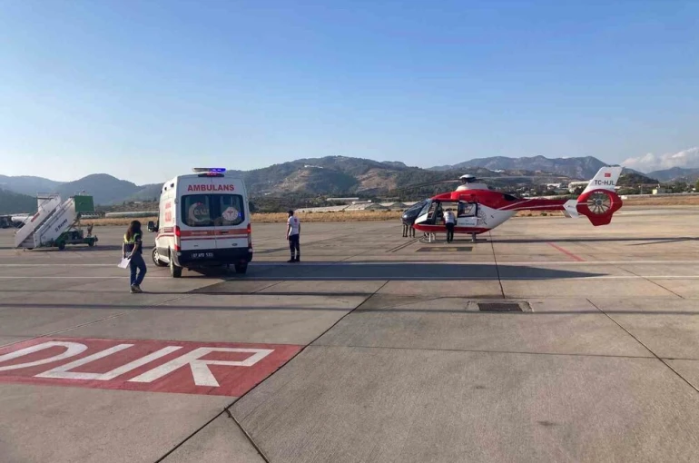 Zatürre teşhisi konulan bebek ambulans helikopterle sevk edildi