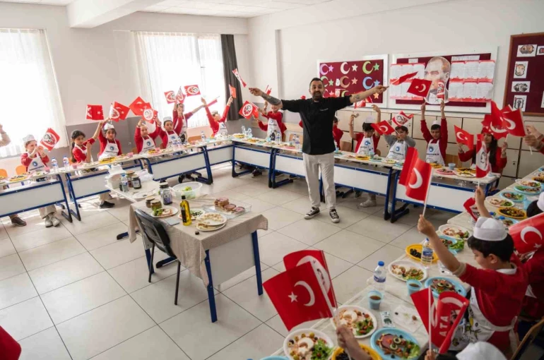 Zeytin kültürü minik şeflerle geleceğe taşınıyor