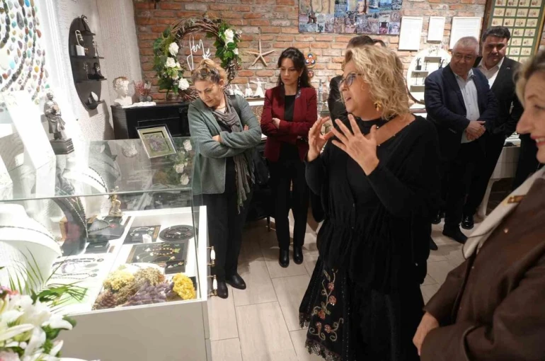 Zeytini, tasarımlarıyla mücevhere dönüştürdü