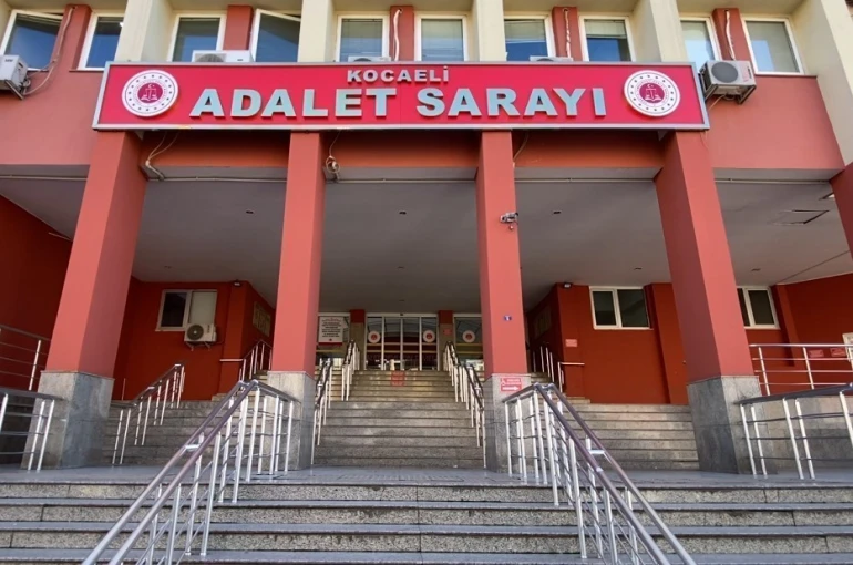 Zihinsel engelli kadın amcasının ölümüne neden olduğu iddiasıyla yargılanıyor