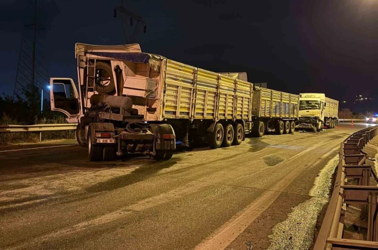 Zincirleme tır kazasında: 1 sürücü yaralandı