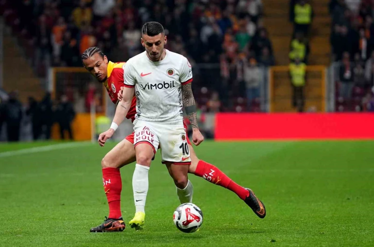 Ziraat Türkiye Kupası: Galatasaray: 0 - Gençlerbirliği: 0 (İlk yarı)