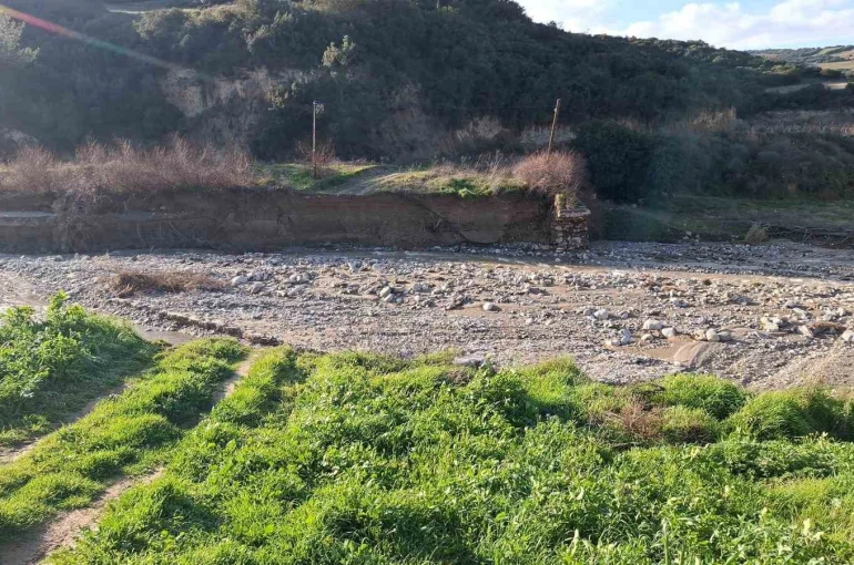 Ziyanlar’da dere taştı, tarım arazileri zarar gördü