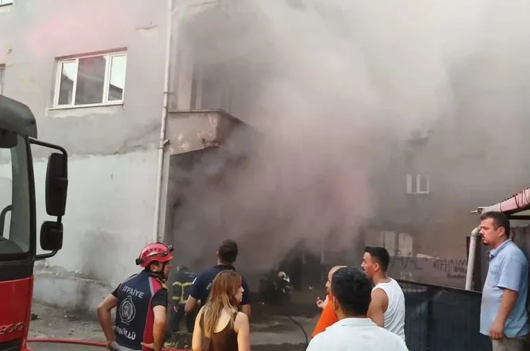 Zonguldak’ta boş binanın bodrum katında yangın