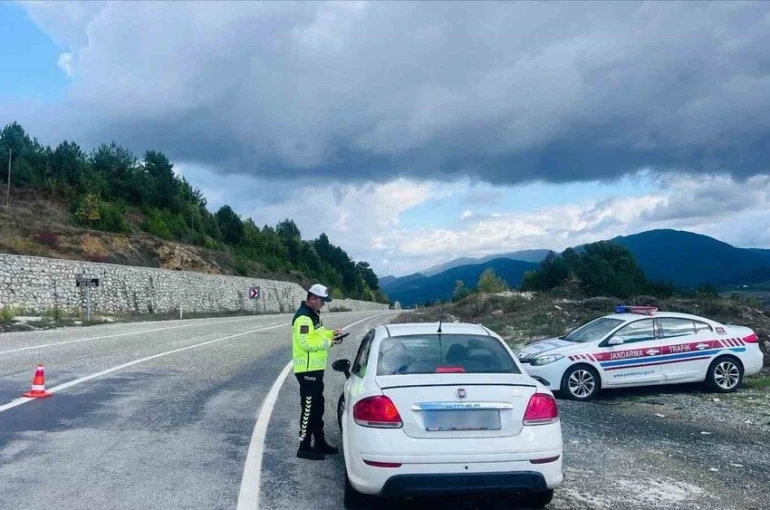 Zonguldak’ta emniyet ve jandarma ekiplerinden kapsamlı denetim