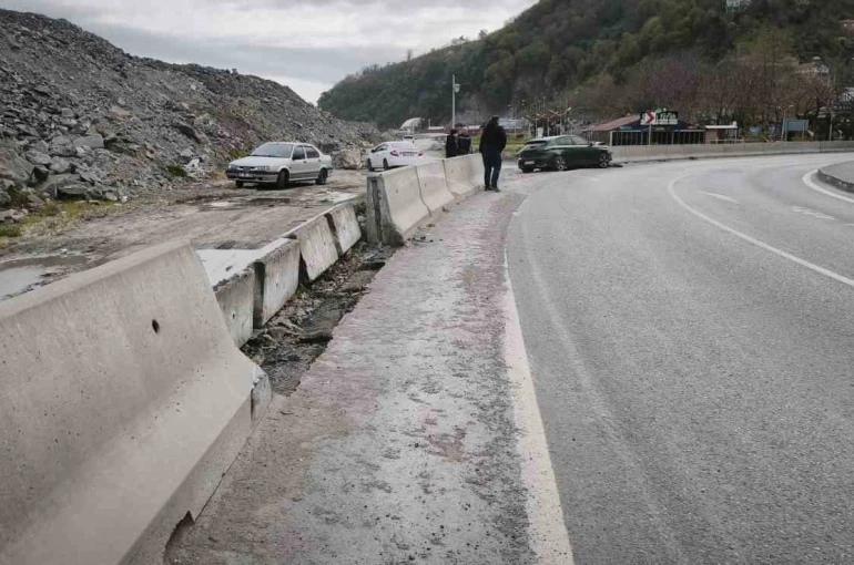 Zonguldak’ta kontrolden çıkan araç kaza yaptı