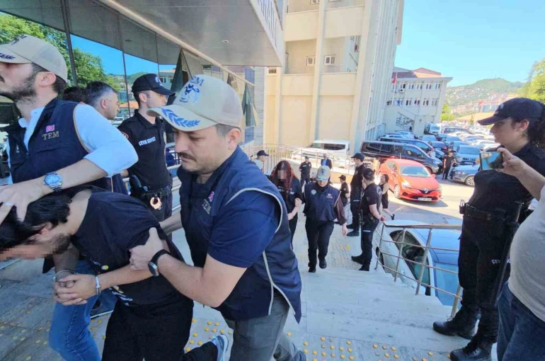 Zonguldak’ta terör örgütü operasyonunda gözaltına alınan 4 öğrenciden 3’ü tutuklandı