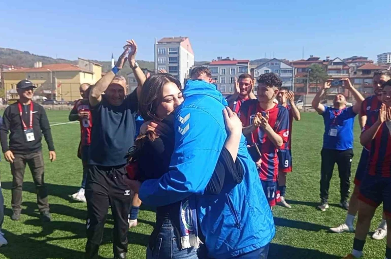 Zonguldak’ta yeşil sahada çifte mutluluk